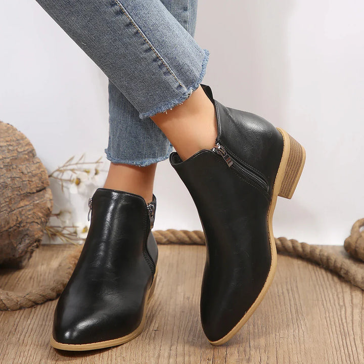 Xyra | Orthopedic Boots